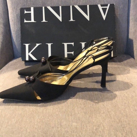 Anne Klein Black Evening Shoe Size 9 - Picture 2 of 5